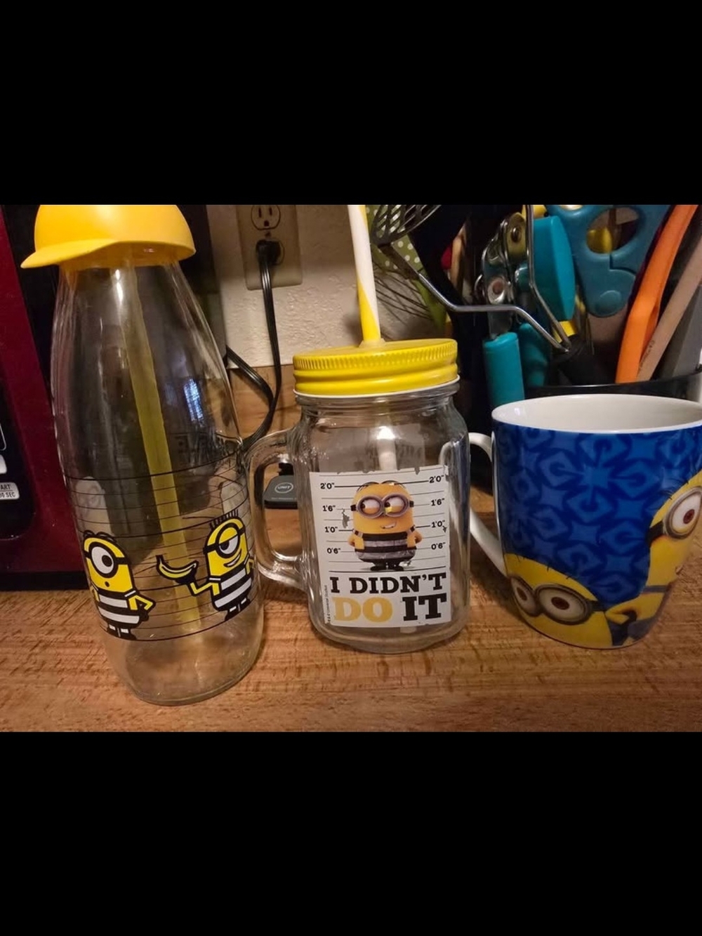 Minions Glass Mason Jar Mug with Yellow Lid and Straw